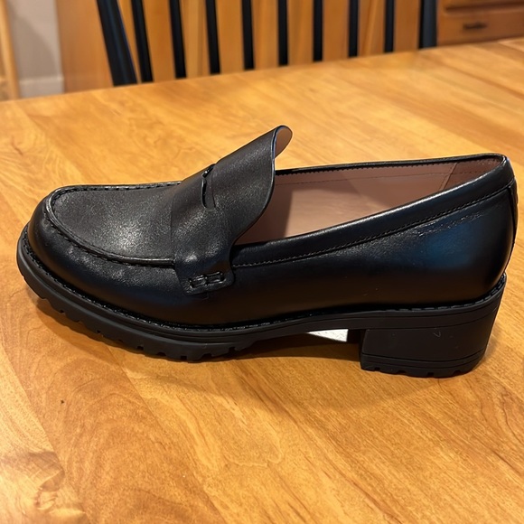 NEW COLE HAAN Black penny loafers in a size 7B perfect for dressing up or down - Picture 2 of 9